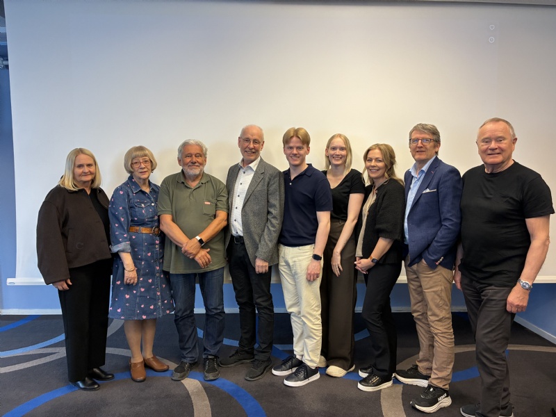 Styret fikk fornyet tillit. Se under 